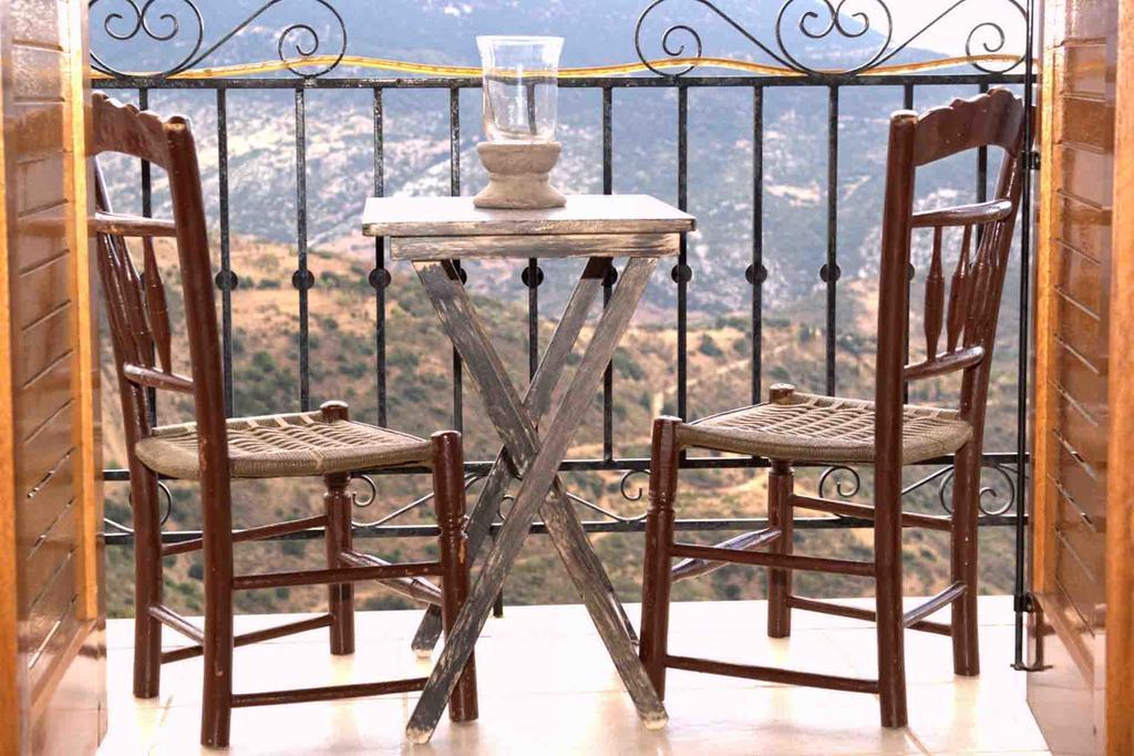 Katsarou Apartments Arachova Extérieur photo