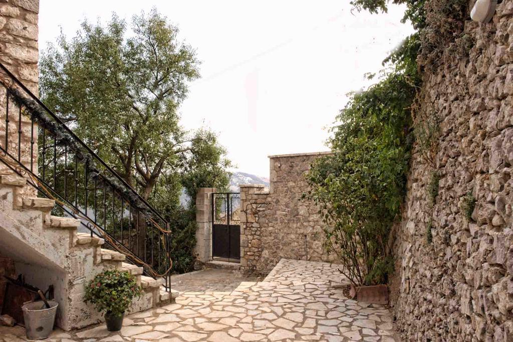 Katsarou Apartments Arachova Extérieur photo