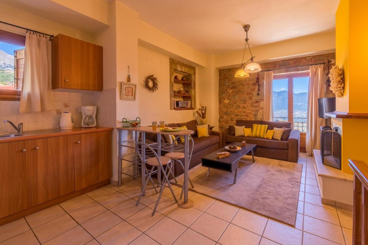 Katsarou Apartments Arachova Extérieur photo